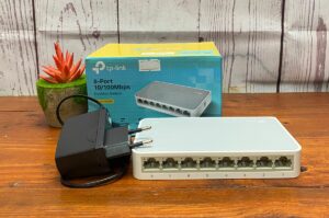 TP LINK 8 Port 10/100Mbps Desktop Switch Hub TP-LINK TL-SF1008D